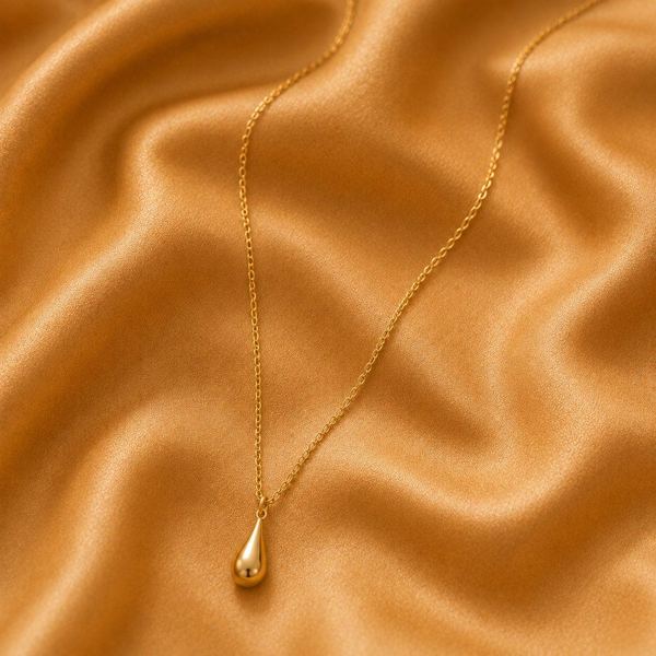 Teardrop pendant necklace